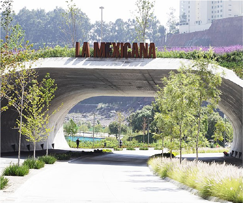 Puente peatonal Luis Barragán - Parque La Mexicana